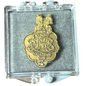 Vintage Enesco Precious Moments Collectors Club Angel Pin Gold Colored Lapel Pin